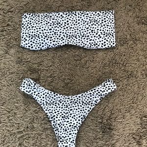 Cheeky high leg bandeau bikini